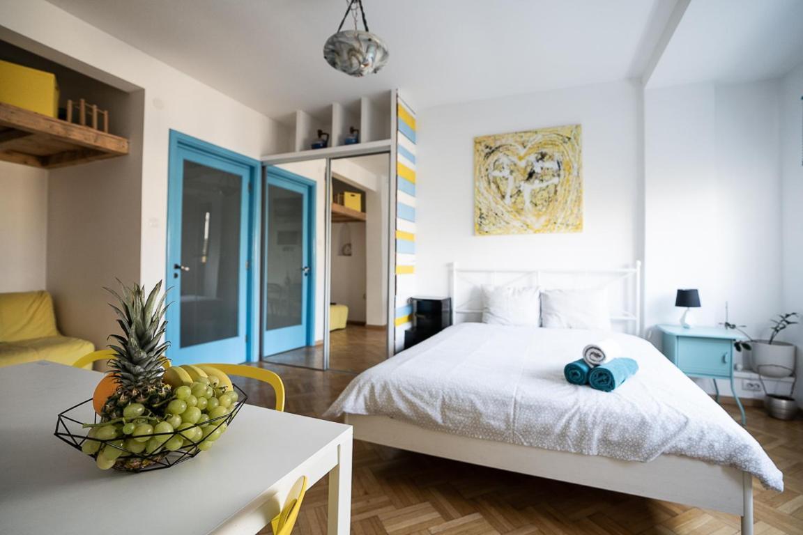Central Studio At Cismigiu Park Apartment Bucharest Luaran gambar